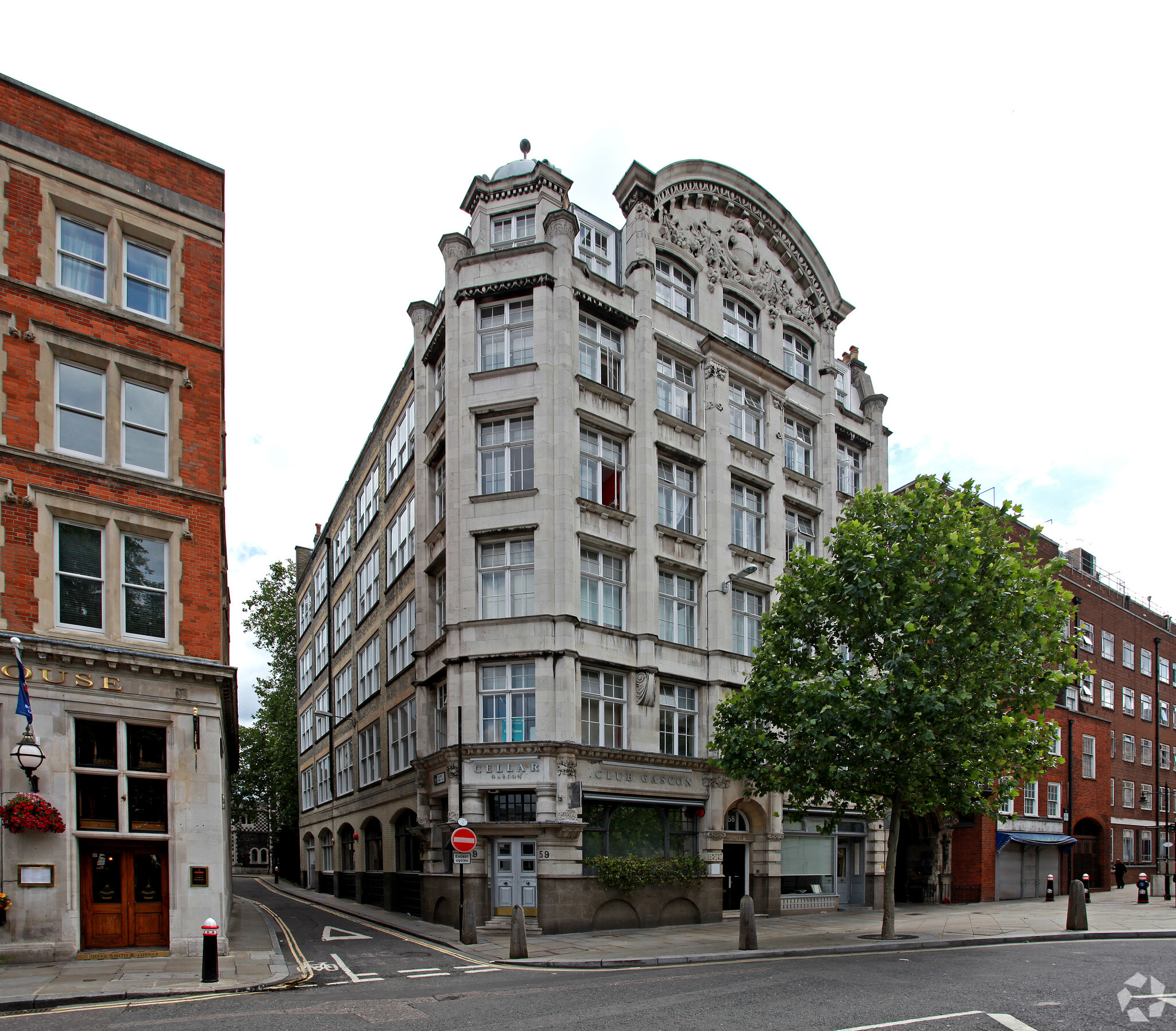 57-59 West Smithfield, London for sale Primary Photo- Image 1 of 1