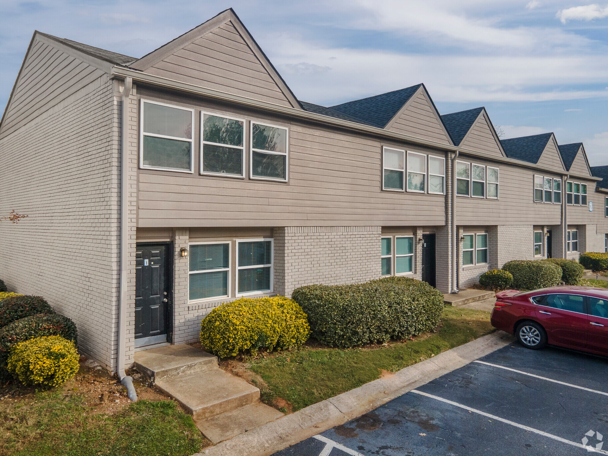 1951 Southampton Rd, College Park, GA 30349