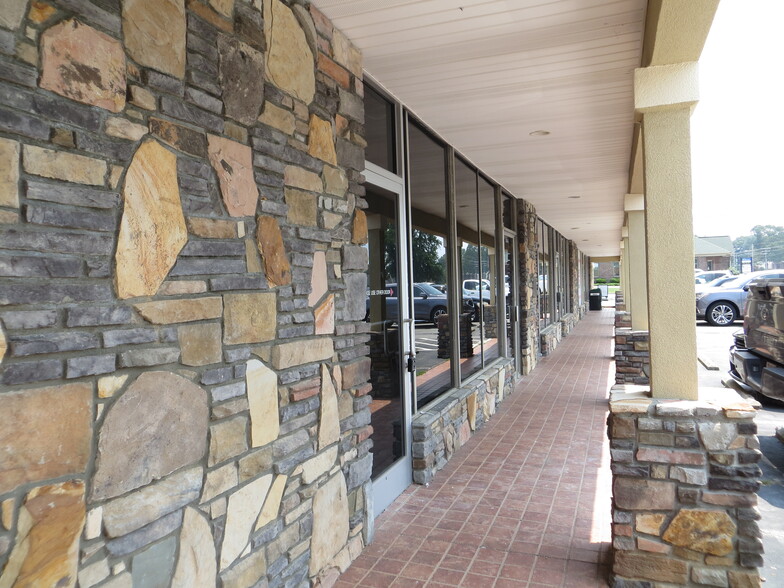 3730-3744 N Highway 16, Denver, NC for lease - Building Photo - Image 3 of 8