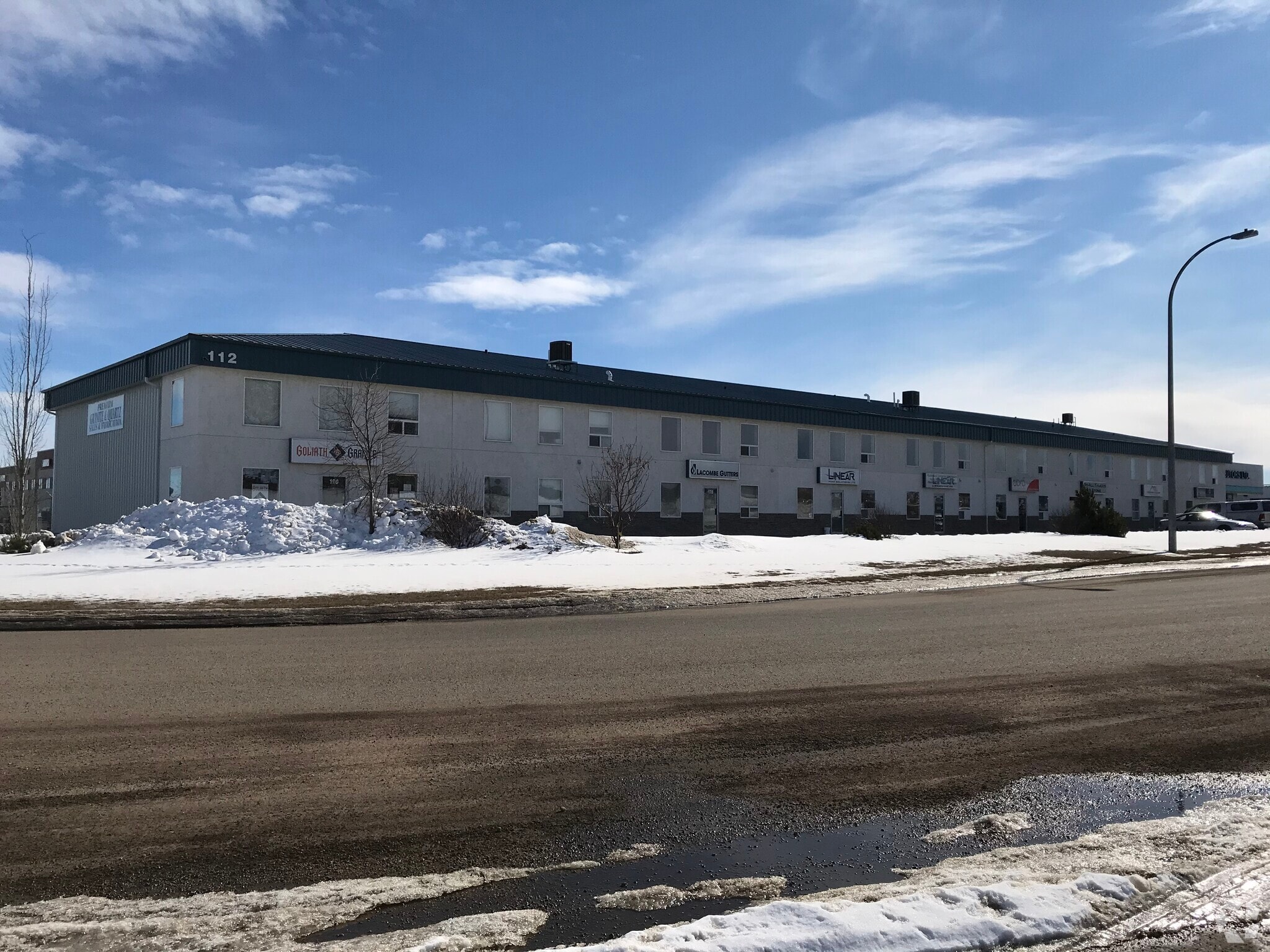 17 Queens Gate Cres, Red Deer County, AB for sale Primary Photo- Image 1 of 1