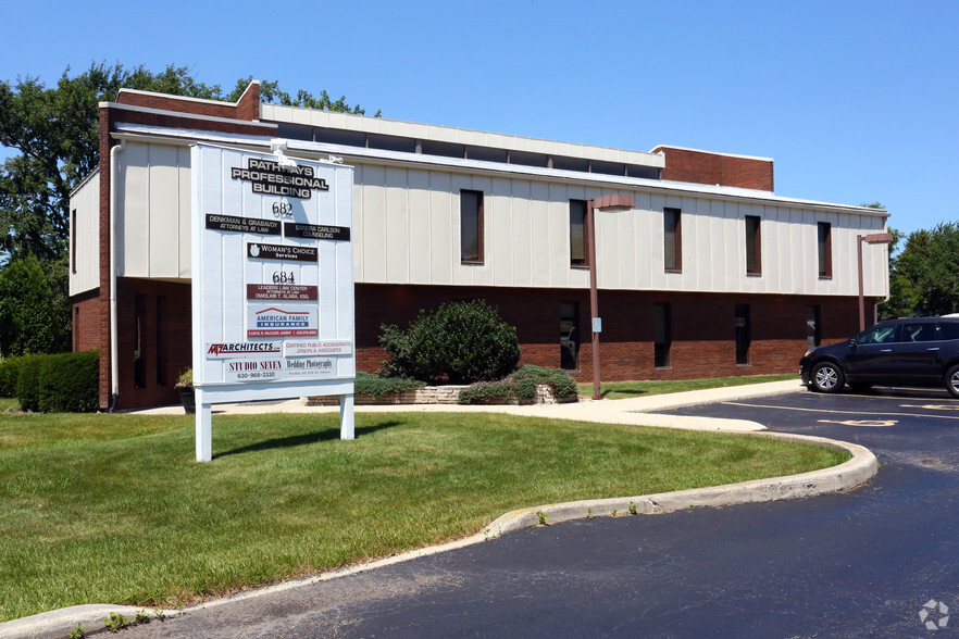 684 W Boughton Rd, Bolingbrook, IL for lease - Building Photo - Image 2 of 7