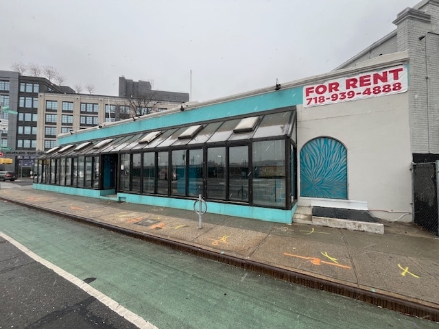 4001 Northern Blvd, Long Island City, NY for lease - Building Photo - Image 1 of 16