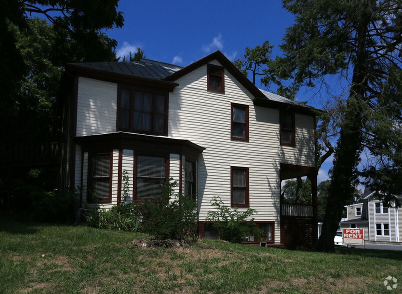 321 S Royal Ave, Front Royal, VA for lease - Building Photo - Image 3 of 7