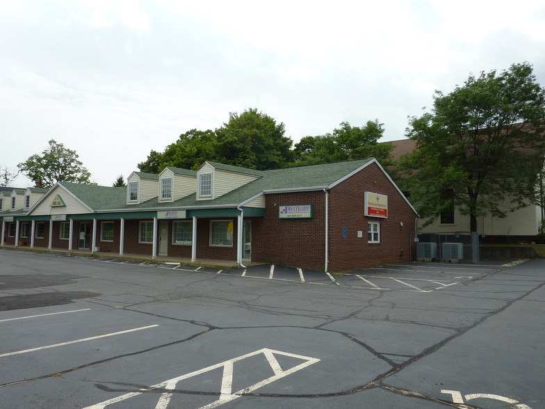 2-6 Chapel St, Wallingford, CT for lease - Building Photo - Image 2 of 7