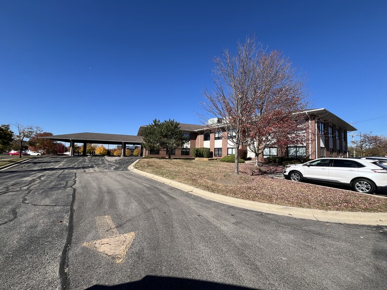 1301 Pyott Rd, Lake In The Hills, IL for sale - Building Photo - Image 3 of 5