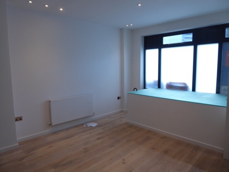 160-164 Pentonville Rd, London for lease - Interior Photo - Image 3 of 7