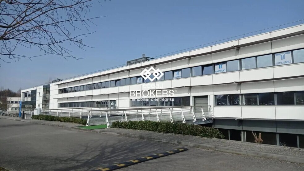 Office in Chavanod for lease - Building Photo - Image 3 of 14