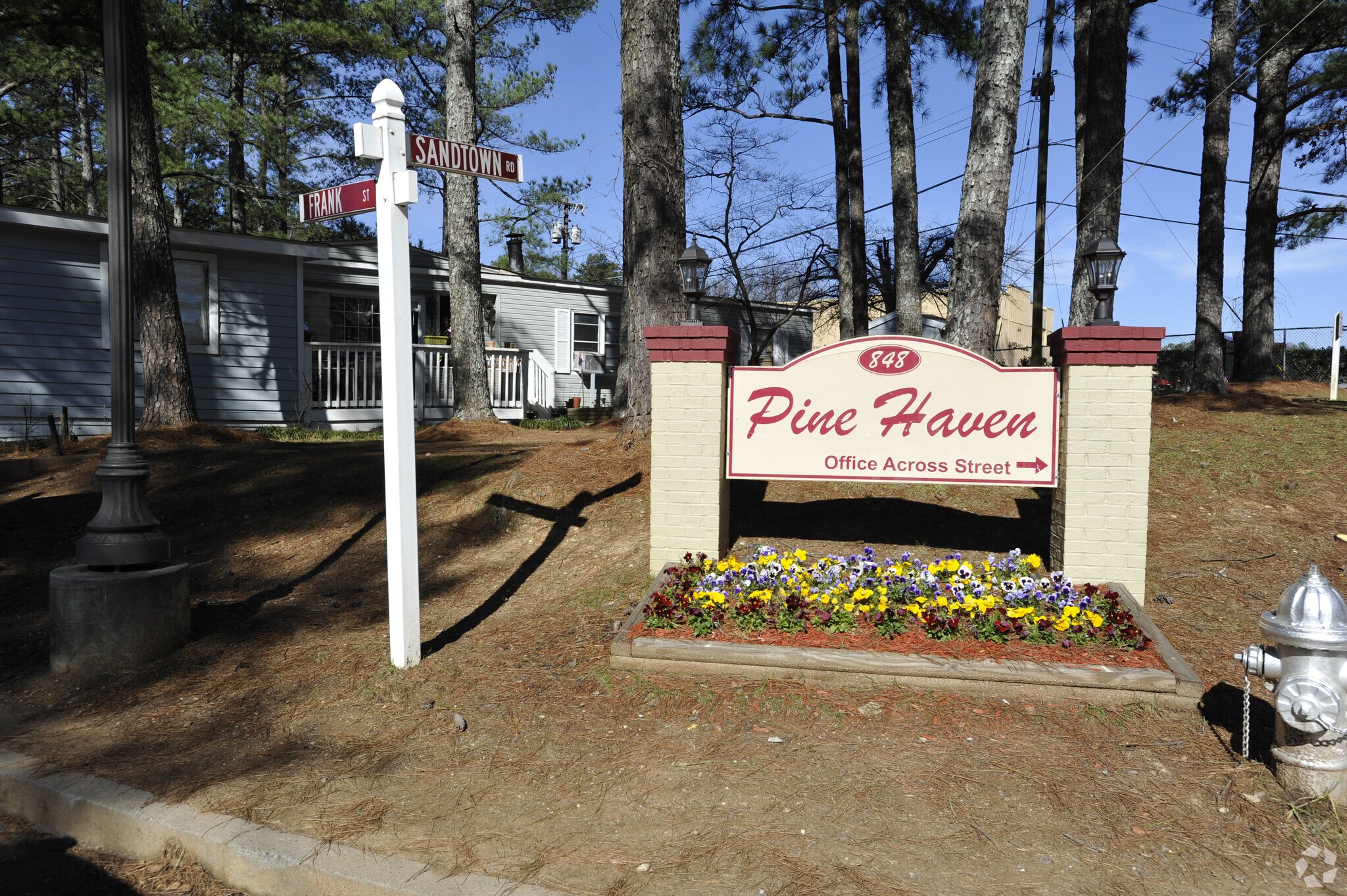 848 Sandtown Rd SW, Marietta, GA for sale Primary Photo- Image 1 of 1