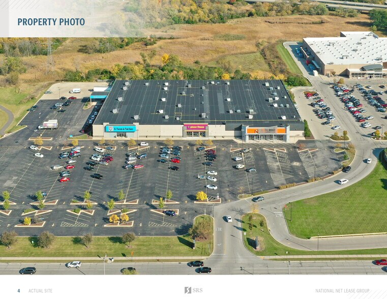 4500 S 108th St, Greenfield, WI 53228