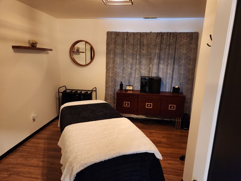 1320 Market St, Kirkland, WA for lease - Building Photo - Image 3 of 5