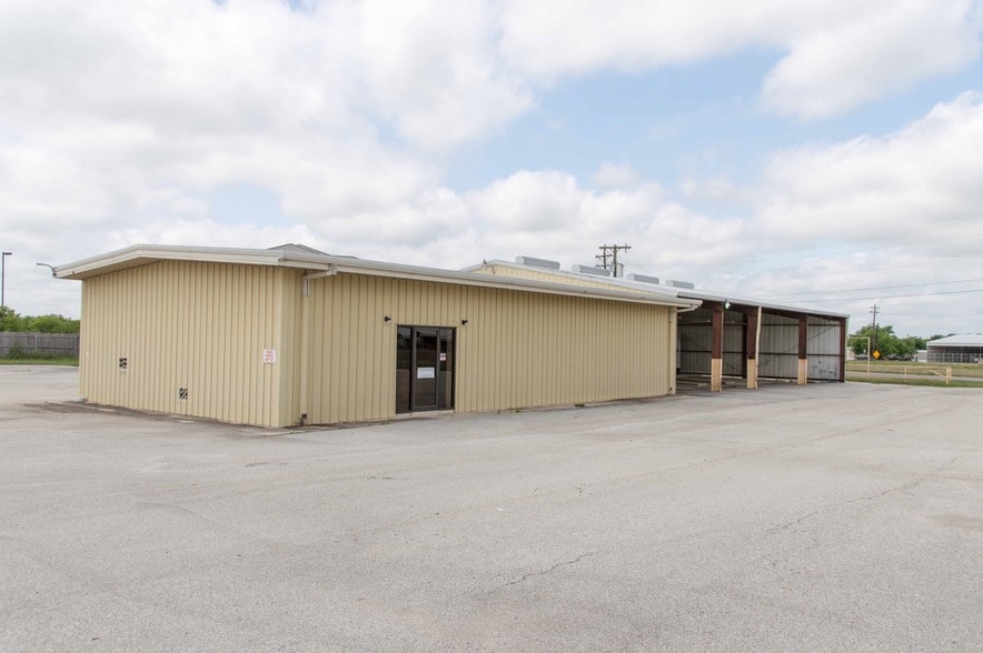 19790 Interstate 35 S, Lytle, TX 78052
