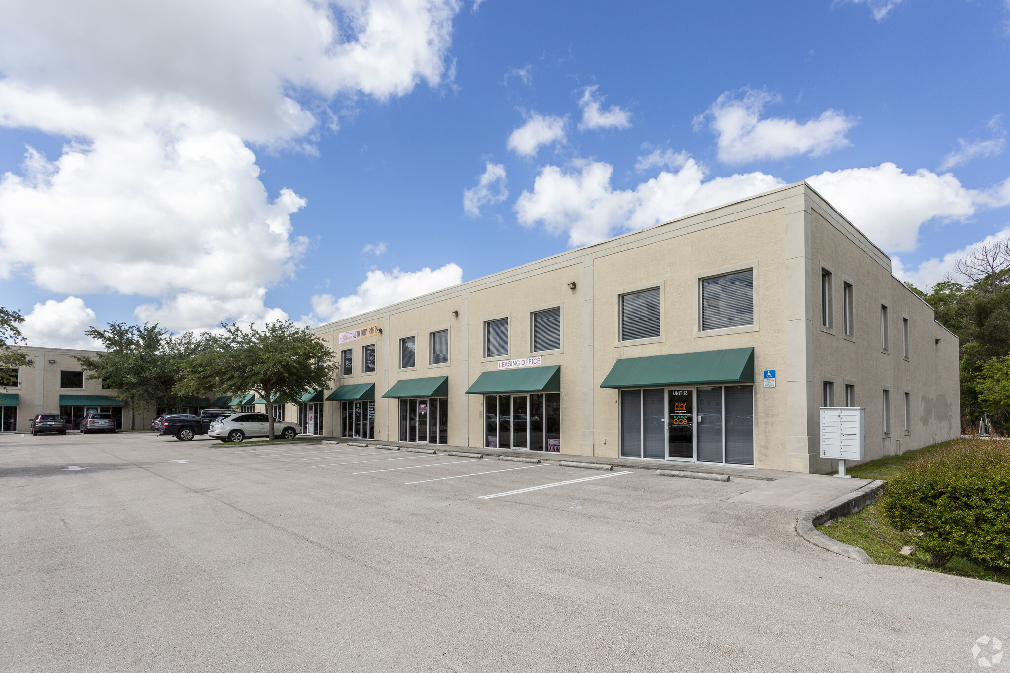 13723 Jetport Commerce Pky, Fort Myers, FL for lease Primary Photo- Image 1 of 4