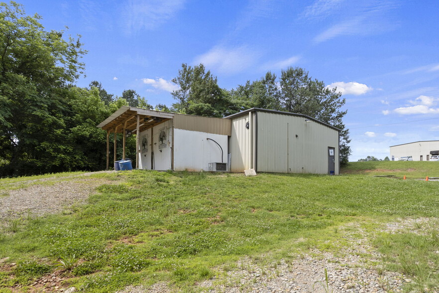 142 Caggiano Dr, Gaffney, SC for sale - Building Photo - Image 3 of 5