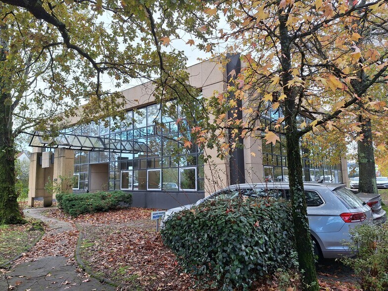 9 Avenue Léonard De Vinci, Pessac for lease - Building Photo - Image 1 of 8