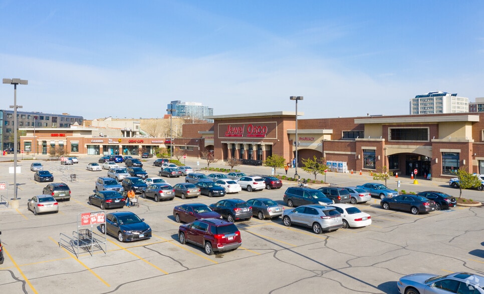 424 W Division St, Chicago, IL for lease - Building Photo - Image 1 of 17