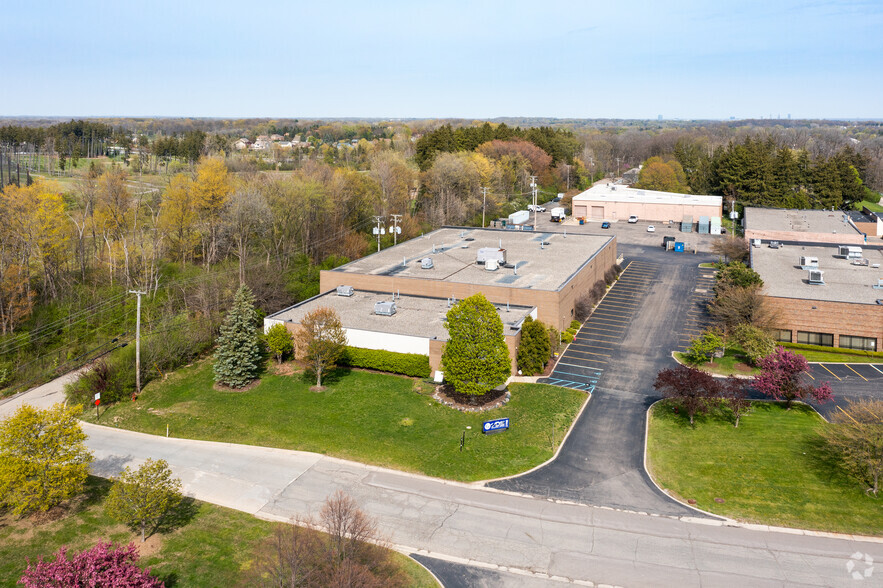 37900 Interchange Drive, Farmington Hills, MI for lease - Aerial - Image 2 of 4