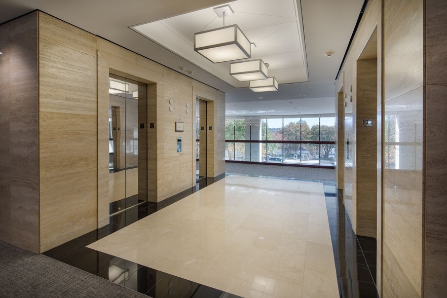 900 Ashwood Pky, Atlanta, GA for lease - Lobby - Image 2 of 15