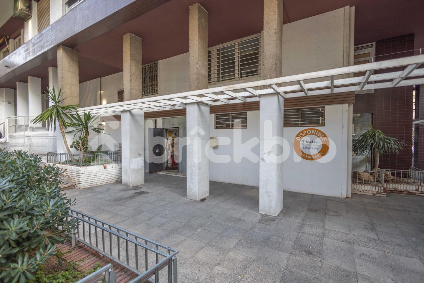 Carrer de Pau Alsina, Barcelona, Barcelona for sale Building Photo- Image 1 of 12