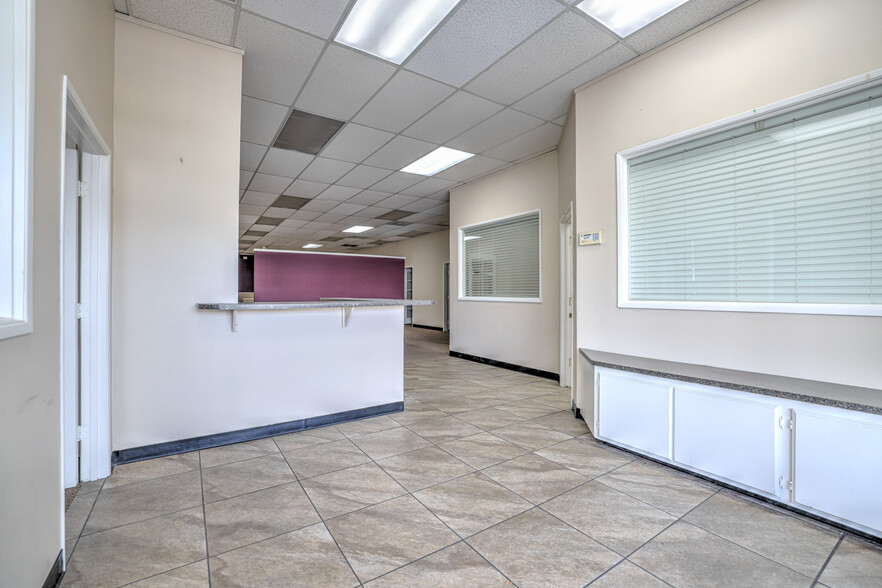 16200-16258 E Whittier Blvd, Whittier, CA for lease - Interior Photo - Image 2 of 13