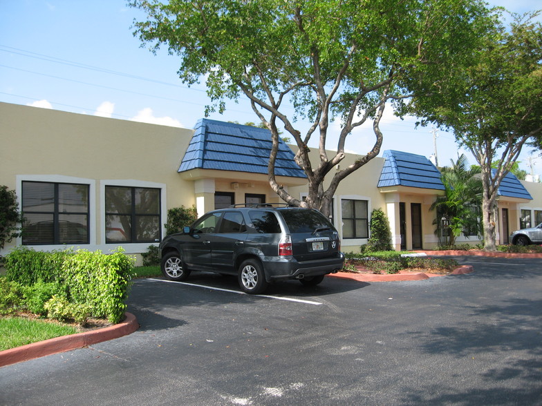 2840 NW 2nd Ave, Boca Raton, FL for lease - Building Photo - Image 2 of 8