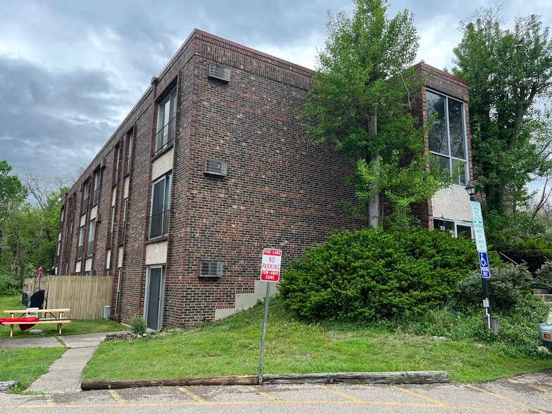 701 Pyramid Hill Blvd, Hamilton, OH for sale - Building Photo - Image 2 of 12