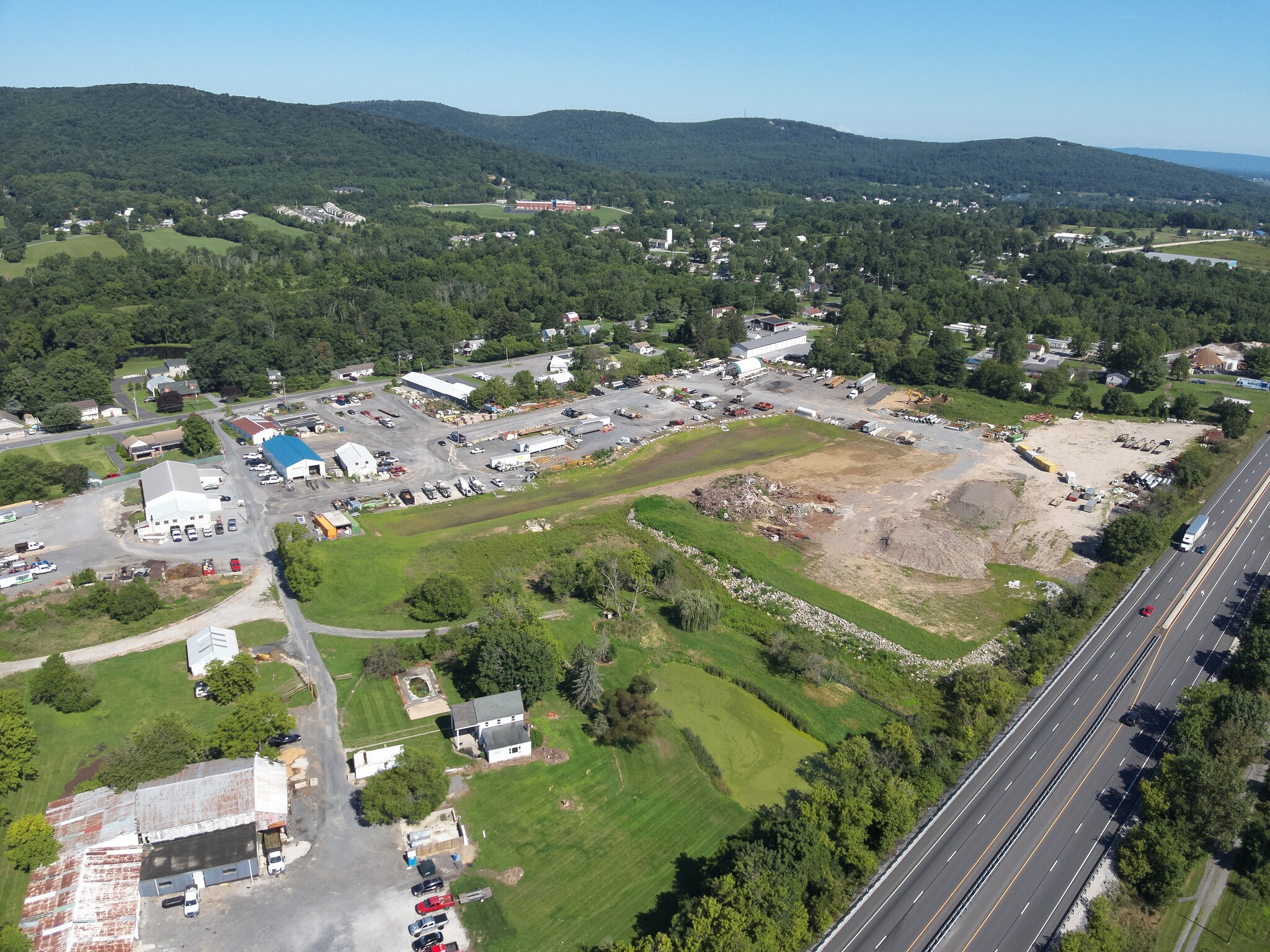 717 Range End Rd, Dillsburg, PA for lease Building Photo- Image 1 of 9