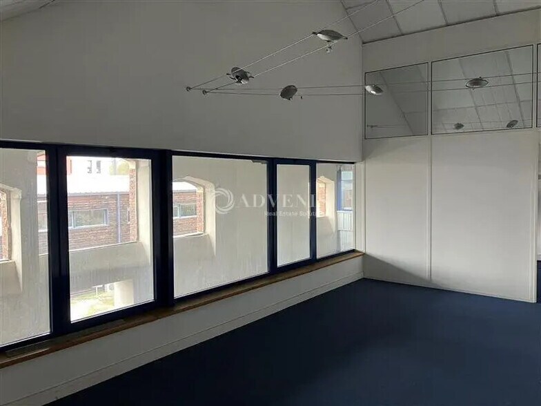 Office in Bourges for lease - Interior Photo - Image 1 of 3