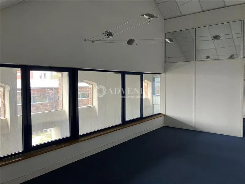 Office in Bourges for lease Interior Photo- Image 1 of 4