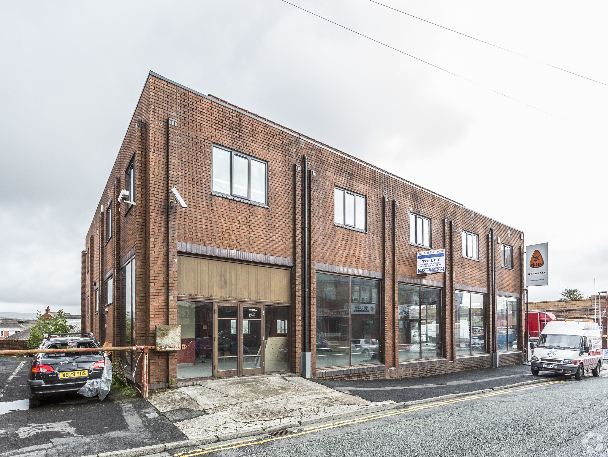 11-31 School Ln, Rochdale for sale Primary Photo- Image 1 of 1