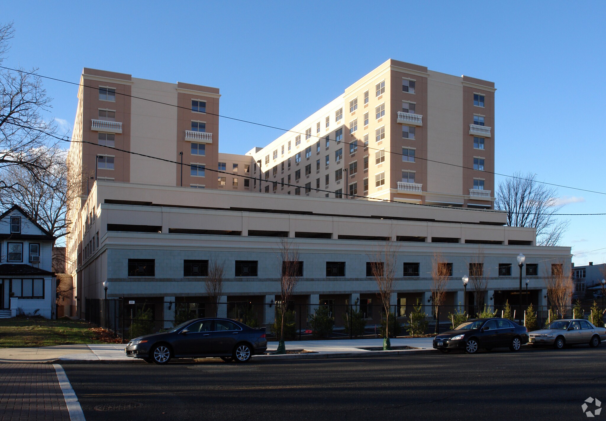 270 King St, Perth Amboy, NJ 08861 Kings Plaza