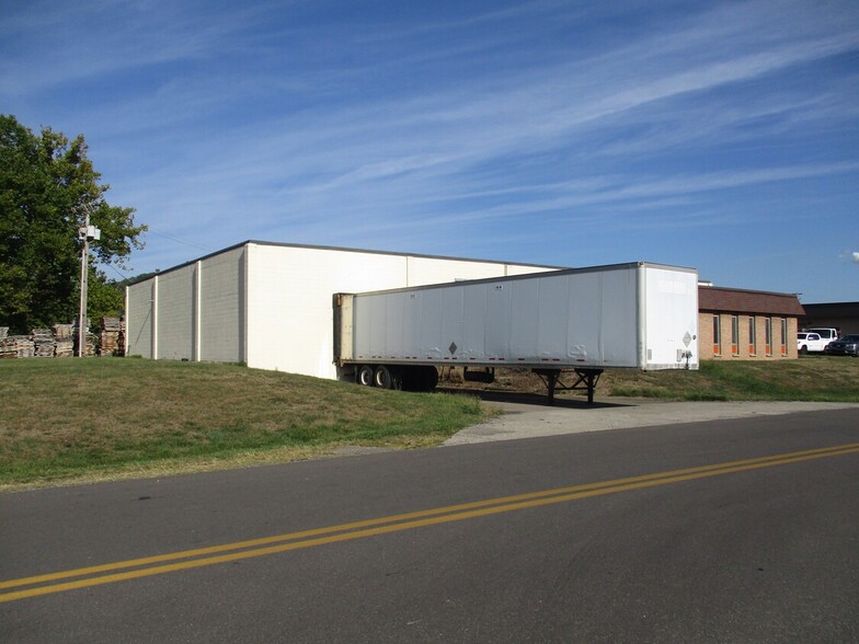 49 Craddock Way, Poca, WV for lease - Building Photo - Image 1 of 11