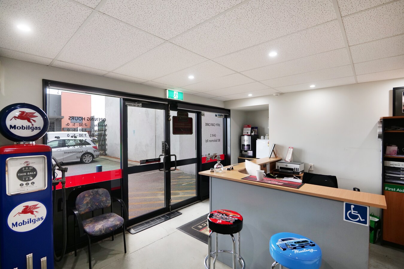80 Solomon Rd, Jandakot, WA 6164 - Unit 1 - - Interior Photo - Image 2 of 6