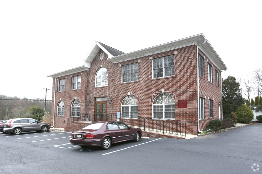 1910 Oak Tree Rd, Edison, NJ for lease - Building Photo - Image 2 of 13