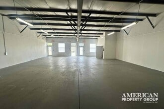 7040 15th St E, Sarasota, FL for lease Interior Photo- Image 2 of 2