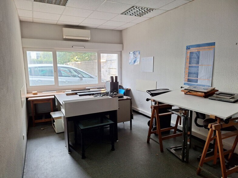 Office in Bordeaux for lease - Building Photo - Image 3 of 8