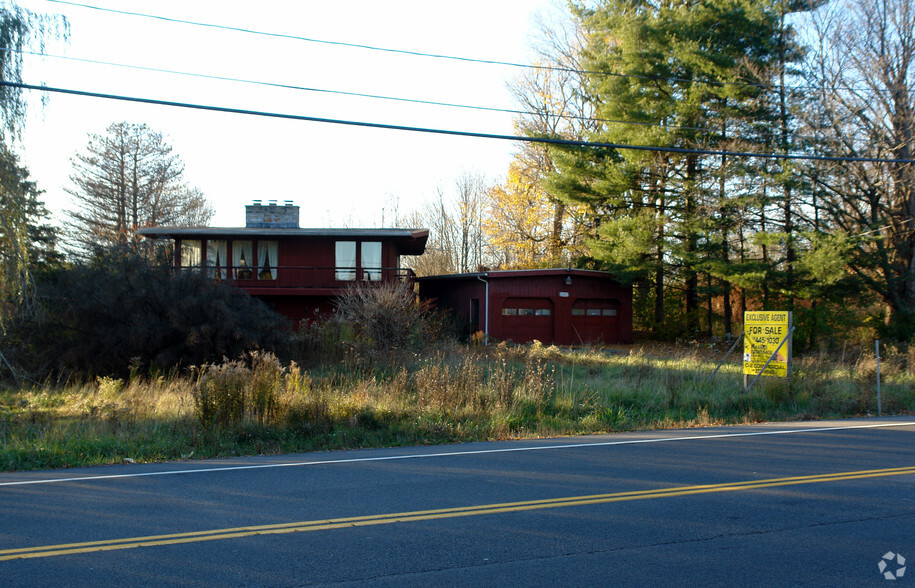 8565 Morgan Rd, Clay, NY for sale - Primary Photo - Image 1 of 1