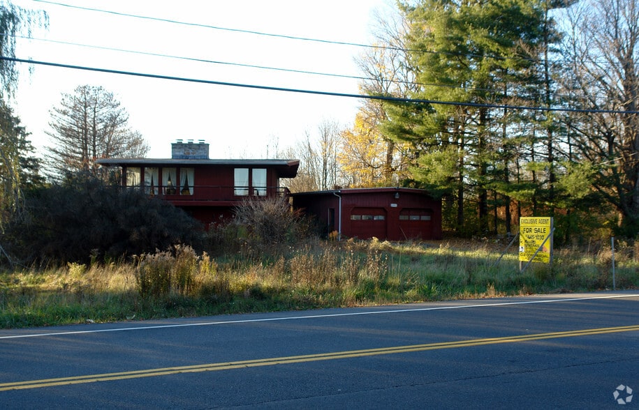 8565 Morgan Rd, Clay, NY for sale - Primary Photo - Image 2 of 10