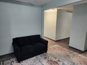 276 Highland Ave, Waterbury, CT for lease Interior Photo- Image 2 of 8