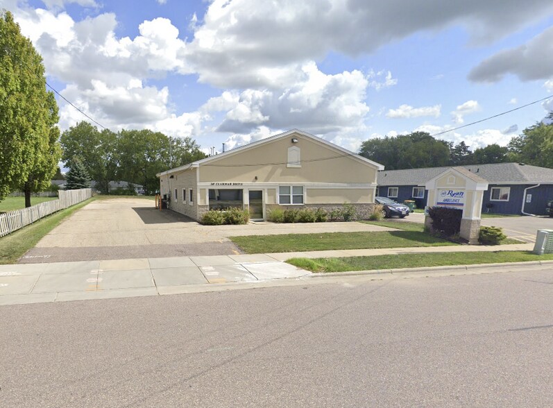 245 Clarmar Dr, Sun Prairie, WI for sale - Primary Photo - Image 1 of 1