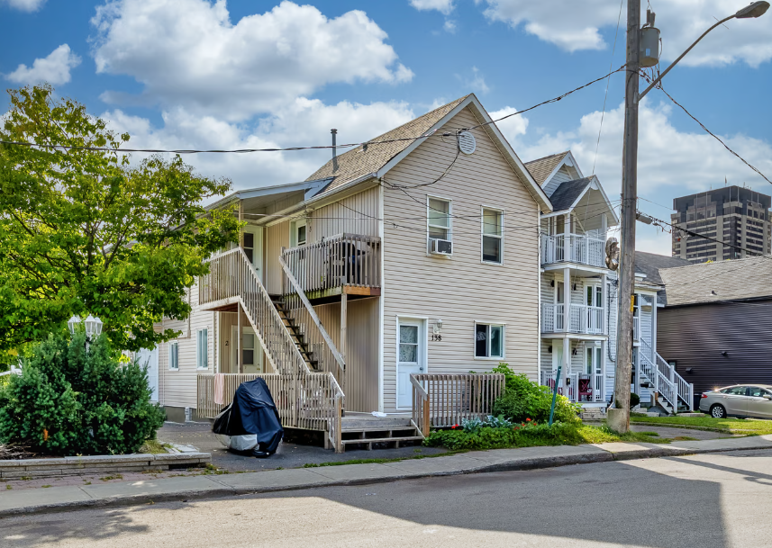 138 Rue Laval, Gatineau, QC for sale Primary Photo- Image 1 of 2