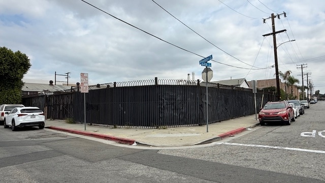6348 Wilmington Ave, Los Angeles, CA for lease - Primary Photo - Image 1 of 4