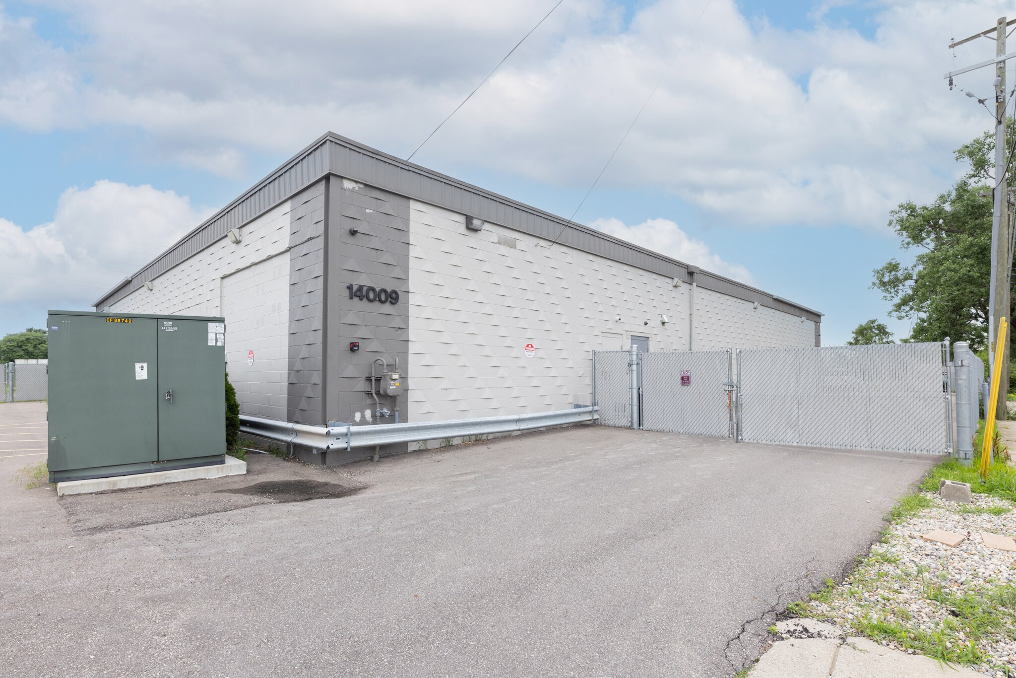 14009 Achyl Ave, Warren, MI for sale Building Photo- Image 1 of 1