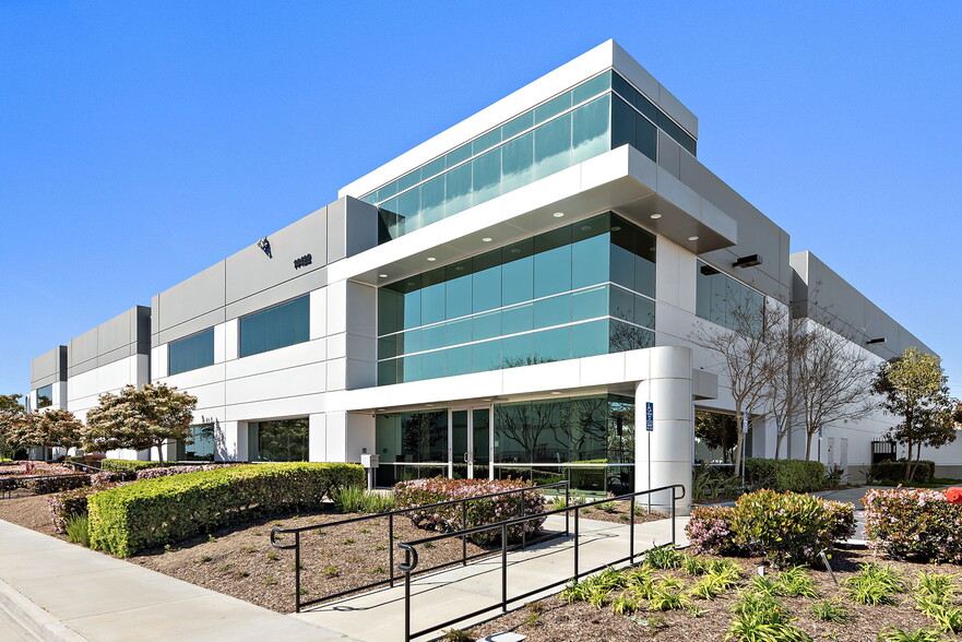 14422 Astronautics Ln, Huntington Beach, CA for lease - Building Photo - Image 1 of 4