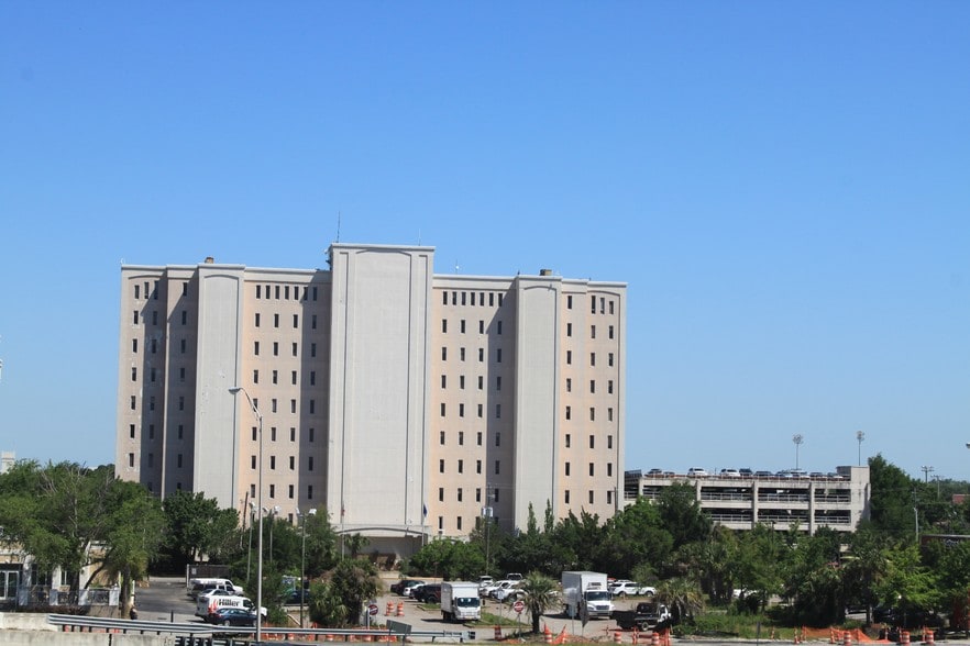 19 Hagood Ave, Charleston, SC for sale - Building Photo - Image 1 of 1