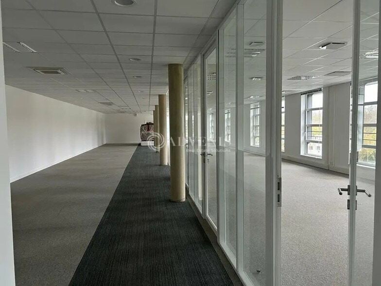 Office in Tours for lease - Interior Photo - Image 1 of 9