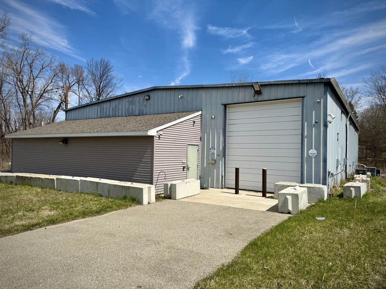 720 Terminal Rd, Lansing, MI for sale Building Photo- Image 1 of 15