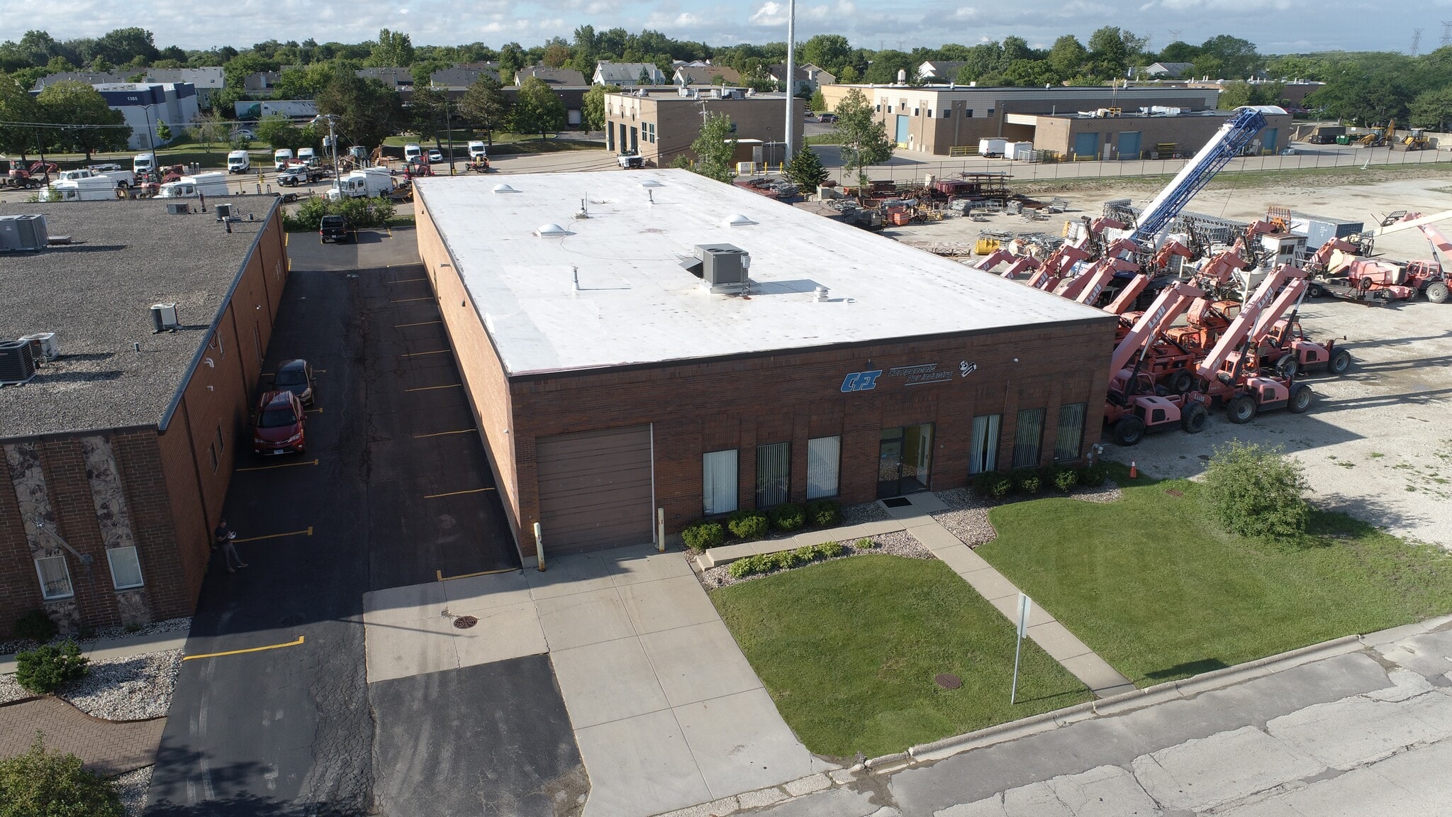 1351 Armour Blvd, Mundelein, IL for lease Building Photo- Image 1 of 4