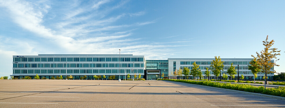 2900 Ames Crossing Rd, Eagan, MN for sale - Building Photo - Image 1 of 1