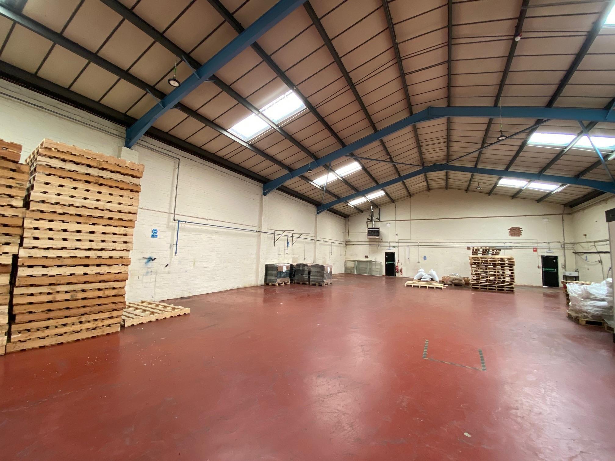 St Cenydd Rd, Caerphilly for lease Interior Photo- Image 1 of 4