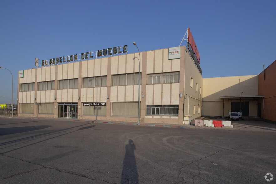 Industrial in Fuenlabrada, MAD for sale - Primary Photo - Image 1 of 2